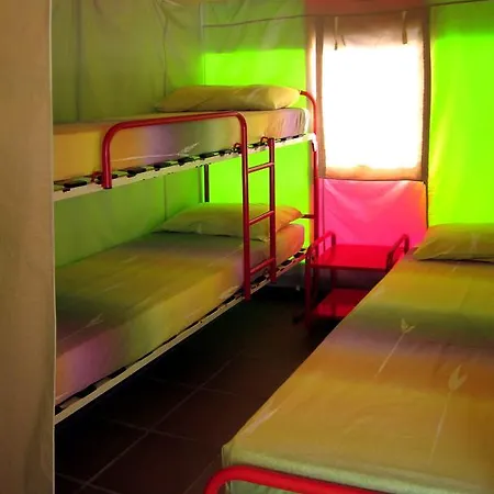 Kamp alanı Camping Pola Tossa de Mar